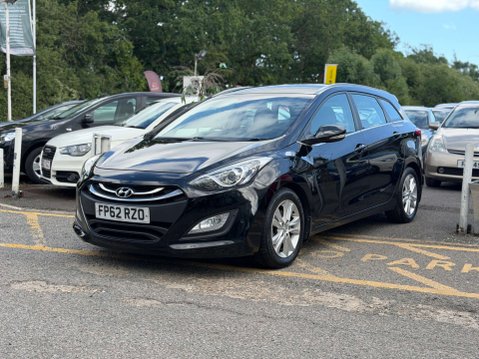 Hyundai i30 1.6 CRDi Blue Drive Style Tourer 5dr Diesel Manual Euro 5 (s/s) (128 ps) 3