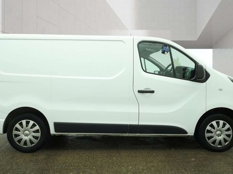 Vauxhall Vivaro 1.6 Vivaro 2700 Sportive CDTi 11