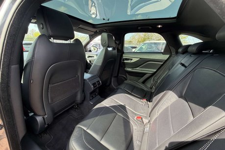 Jaguar F-Pace 3.0 F-PACE V6 S AWD D Auto 4WD 5dr 31