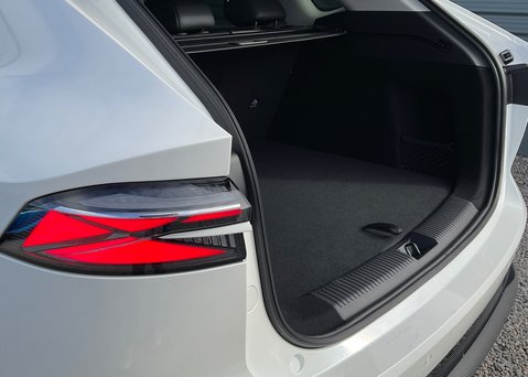 MG HS 1.5 T-GDI PHEV TROPHY 10