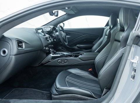 Aston Martin Vantage 13