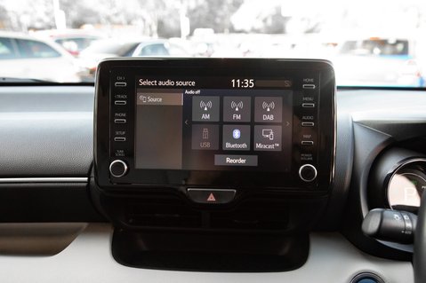 Toyota Yaris EXCEL FHEV 23