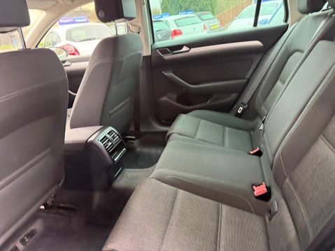 Volkswagen Passat 2.0 TDI BlueMotion Tech SE Business Euro 6 (s/s) 5dr 40