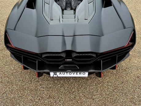 Lamborghini Revuelto V12 28
