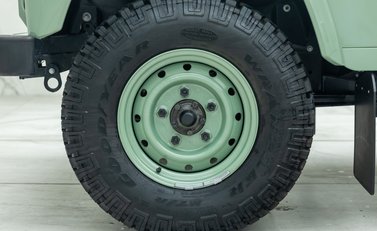 Land Rover Defender 90 HERITAGE HARD TOP 27