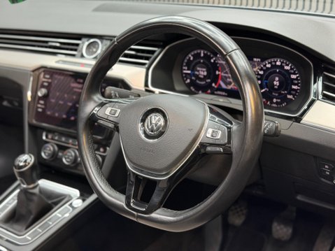Volkswagen Passat 2.0 TDI GT Euro 6 (s/s) 5dr 29