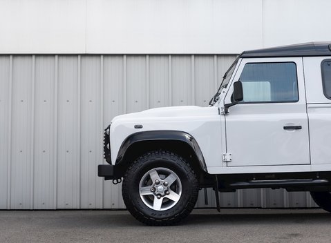 Land Rover Defender 90 Landmark 22