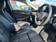 Mercedes-Benz GLA GLA 180 URBAN EDITION 16