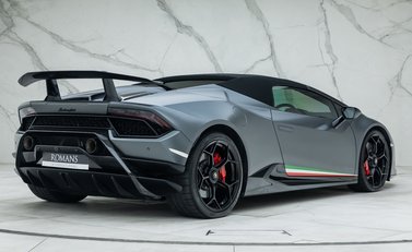 Lamborghini Huracan Spyder LP 640-4 PERFORMANTE 5