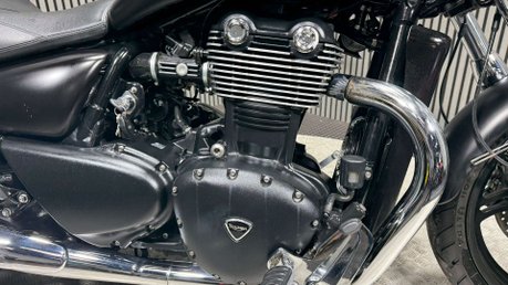 Triumph Thunderbird STORM 2012 21K LONG MOT BIG CC CRUISER TWIN 1700CC 20