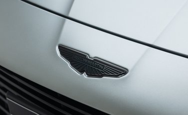 Aston Martin Vanquish V12 33