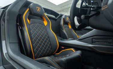 Lamborghini Aventador S LP 740-4 ROADSTER 17