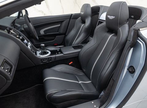 Aston Martin V12 Vantage S ROADSTER 22