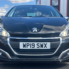 Peugeot 208 1.2 PureTech Signature Hatchback 5dr Petrol Manual Euro 6 (s/s) (82 ps) 2