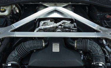 Aston Martin V8 Vantage ROADSTER 46