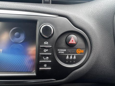 Toyota Yaris VVT-I DESIGN 55