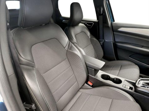 Renault Arkana 1.6 E-TECH techno SUV 5dr Petrol Hybrid Auto Euro 6 (s/s) (145 ps) 11