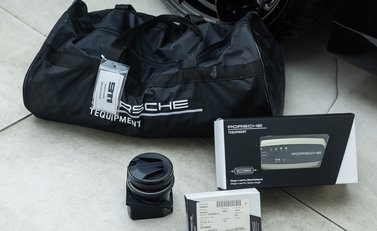 Porsche 911 Turbo S (992) 40