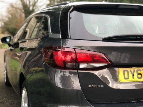 Vauxhall Astra 1.6 CDTi Tech Line Sports Tourer Euro 6 (s/s) 5dr 37