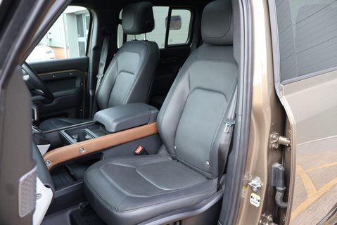 Land Rover Defender 110 D300 X-DYNAMIC HSE 7 SEATER  PRICE MATCH OFFER PREMIUM COLOUR  22