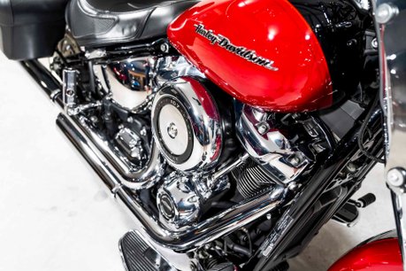 Harley-Davidson Softail Deluxe 1745. VAT Q. ONE OWNER. IMMACULATE EXAMPLE. TWO-TONE PAINT. 19