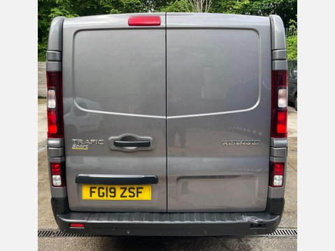 Renault Trafic 1.6 dCi ENERGY 27 Sport Nav Panel Van 5dr Diesel Manual SWB Standard Roof E 10