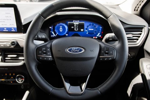 Ford Focus TITANIUM X EDITION MHEV 20