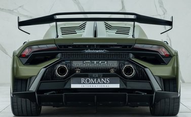 Lamborghini Huracan LP640-2 STO 5