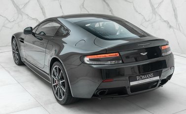 Aston Martin V12 Vantage S 12