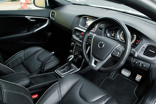 Volvo V40 T2 R-DESIGN EDITION
