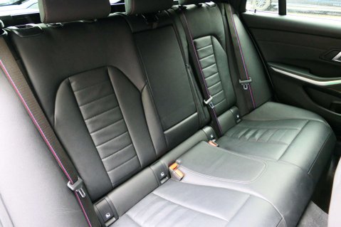 BMW 3 Series 2.0 320i M Sport Auto 5dr 19
