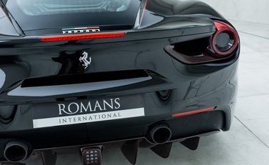 Ferrari 488 GTB Tailor Made 32