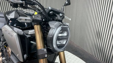 Honda CB650R 2020 NEO SPORT CAFE 9K MODERN CLASSIC 650CC 25