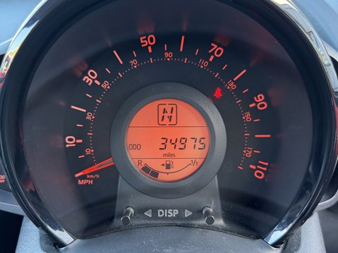 Toyota Aygo 1.0 VVT-i X-Play 5dr x-shift 21