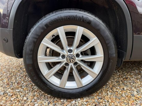 Volkswagen Tiguan 2.0 TDI BlueMotion Tech SE DSG 4WD Euro 5 (s/s) 5dr 16