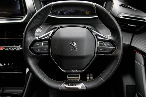 Peugeot 208 GT PREMIUM 22