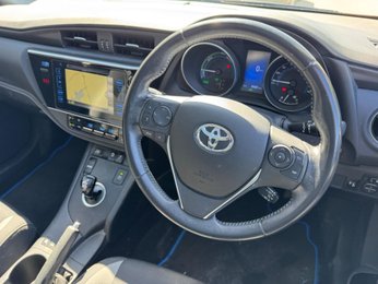 Toyota Auris 1.8 VVT-h Design Touring Sports CVT Euro 6 (s/s) 5dr