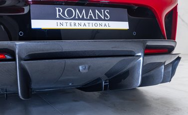 Ferrari 812 Competizione 38