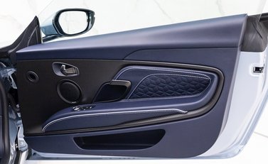 Aston Martin DBS Superleggera 19