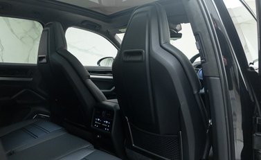 Porsche Cayenne TURBO E-HYBRID 27