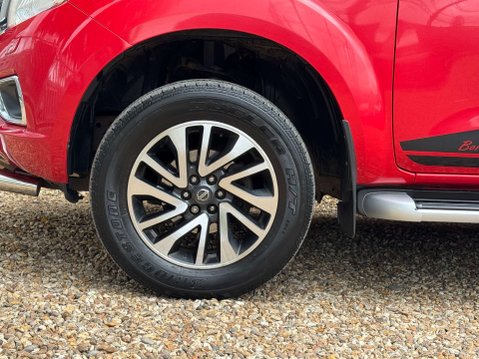Nissan Navara 2.3 Navara Tekna dCi 4WD 5dr 15
