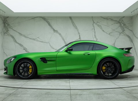 Mercedes-Benz AMG GT R 5