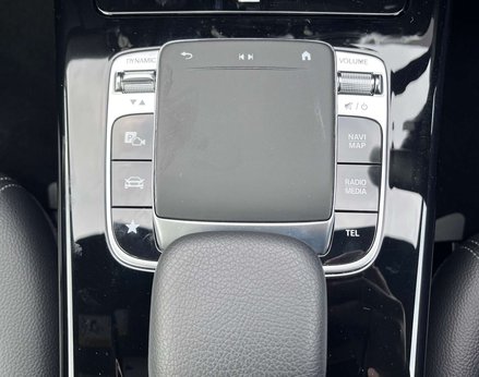 Mercedes-Benz A Class 1.3 A 200 Sport Exeutive Auto 5dr 58