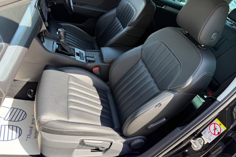 Skoda Superb SE TECHNOLOGY IV DSG - 11 SERVICES AT SKODA -HYBRID AUTOMATIC ESTATE 23