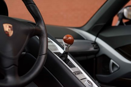 Porsche Carrera GT 21