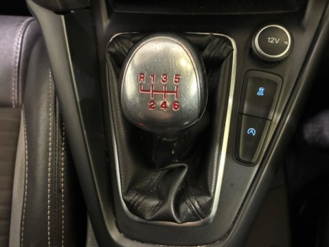 Ford Focus 2.0T EcoBoost ST-2 Euro 6 (s/s) 5dr 29
