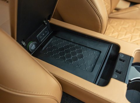 Aston Martin Vanquish V12 25