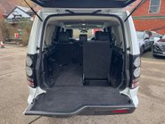 Land Rover Discovery SDV6 HSE 9