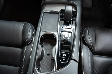 Volvo XC90 2.0 B5 MHEV R-Design SUV 5dr Diesel Hybrid Auto 4WD Euro 6 (s/s) (235 ps) 20