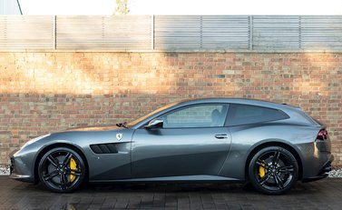 Ferrari GTC4 Lusso 2